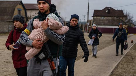 Там, където страхът и сълзите срещат смъртта. Адът на войната в СНИМКИ