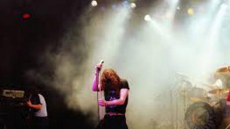 Whitesnake забиват в "Арена Армеец"
