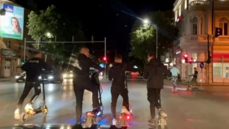 Все повече са глобените водачи на тротинетки