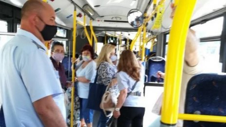 От понеделник: Слагаме обратно маските на закрито във Варна