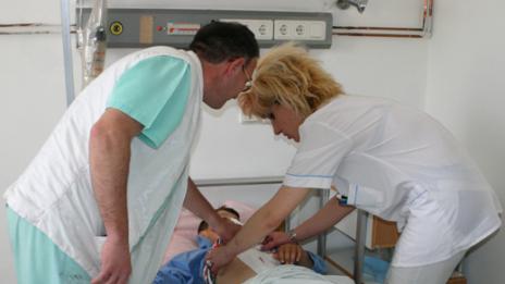 Хаос в болниците заради нова бумащина