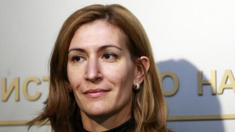 Ангелкова: Обмисляме да разширим групата на безплатните визи за руските туристи