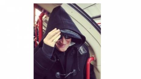 Род Стюарт отиде на собствения си концерт с метро