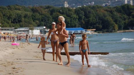  27 градуса утре по морето