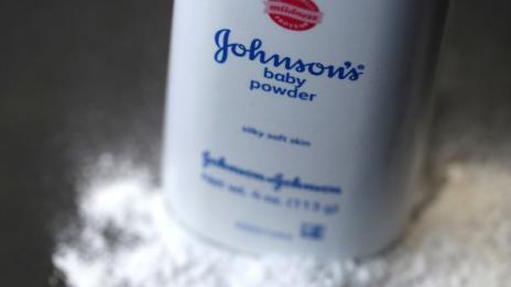 Ройтерс: Johnson & Johnson знаели от десетилетия за азбест в бебешката пудра