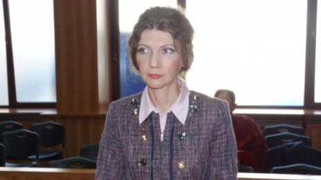 Девствеността й отива! Хинкова иска връщане на делото