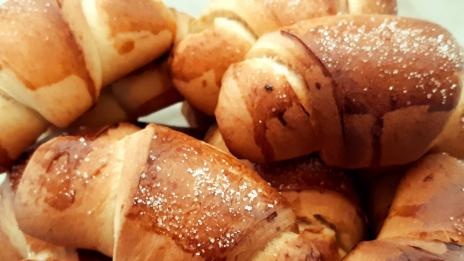Рецепта на деня: Вкусни кифлички с мармалад