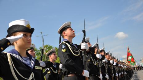 Младежите искат казарма, все повече и повече…