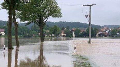 Дъждове оставиха половин Германия под вода