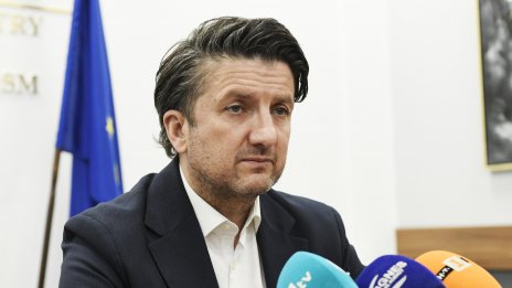 Министър Боршош се среща с туристическия бранш във Варна