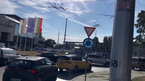 Огромно задръстване на влизане във Варна  от юг (ВИДЕО)