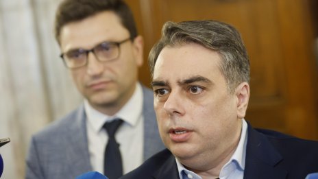 Асен Василев: Всички ще плащаме дълга от 3,8 млрд. евро на &bdquo;Прогресивна България&ldquo;