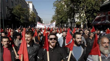 Сблъсъци между полиция и демонстранти в Атина