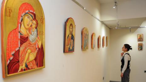 Изложба показва творчеството на любители иконописци 
