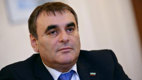Министър Папазов: Има сериозни слабости при строителството на наводнената ул. "Горна Студена"