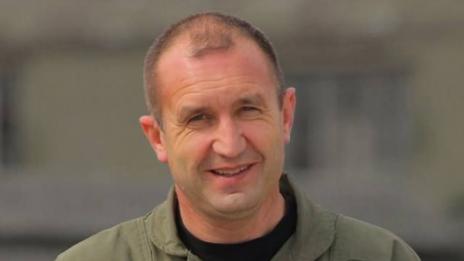 Плевнелиев подписа за освобождаването на Радев