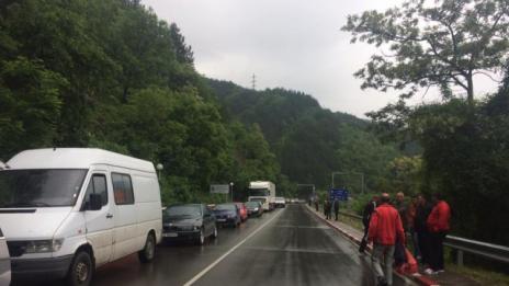 Пътници застават зад обвинения шофьор за катастрофата край Своге: Никога не кара с превишена скорост