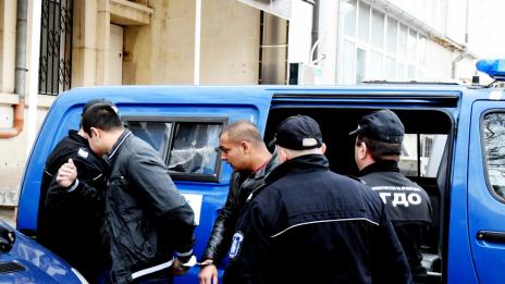 На 15 години затвор осъдиха младежите, ограбили и убили мъж в Белослав