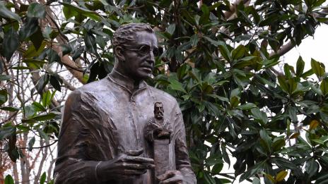 Откриха паметник на Кирил Шиваров