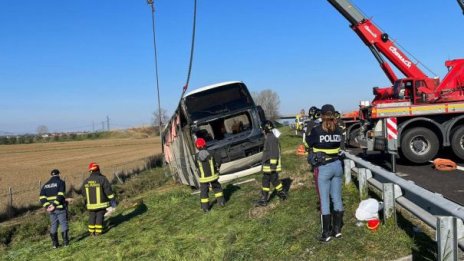 Автобус с бежанци от Украйна катастрофира, има жертва и ранени