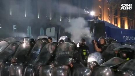 Близо 70 души пострадаха при протест в Грузия  