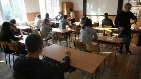 Утре ще теглят изпитния вариант на матурата по български език за 12 клас