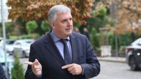 Калфин: Бюджетът не носи изненади, плащаме цената на години безотговорно управление