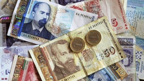 Сметките на НОИ: Колко трябва да получаваш, за да си богат българин?