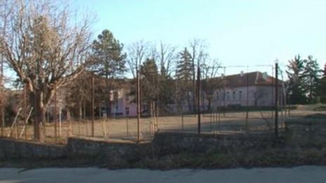 Село се въоръжава заради страх от деца от интернат