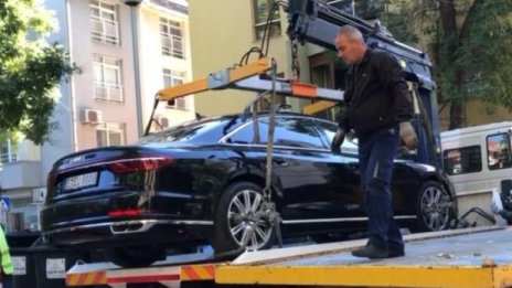 Ето какво направи "паяка" на скъпарското "Ауди" от Пловдив. Разказ на собственика