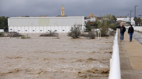 Потоп в Испания: 51 души са загинали, десетки изчезнали