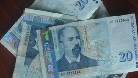 90-годишен пловдивчанин ужилен с 5600 лв. от фалшиви пенсионни чиновници