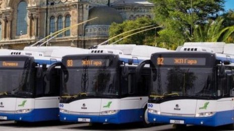 Промени в маршрутите на някои автобуси във Варна днес