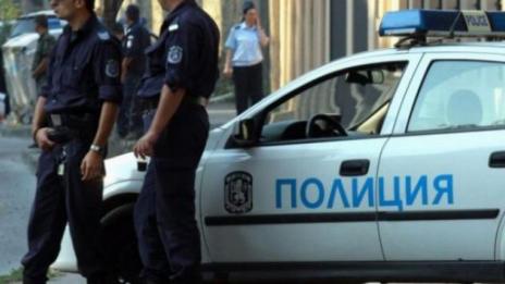 Откриха тялото на млад мъж в двор в София