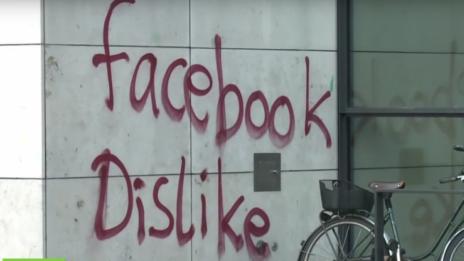 Вандали атакуваха сграда на Facebook в Хамбург
