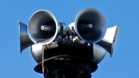 Тeстват сирените утре