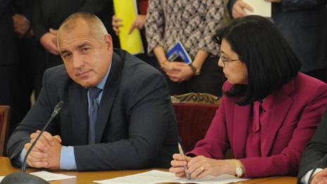 Кунева отвръща на Борисов: Кога се сетихте, че има образование?