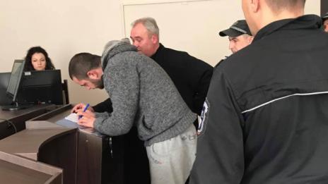 Задържаха под стража шофьора, организирал 360-километрова гонка с полицаи