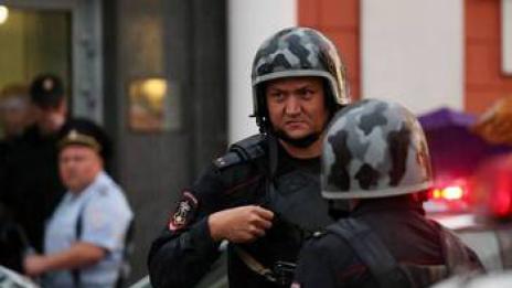 Опит за въоръжена приватизация на консервен завод в Русия