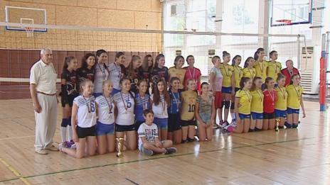 Домакините от Варна ДКС спечелиха международния турнир по волейбол за момичета до 17 години