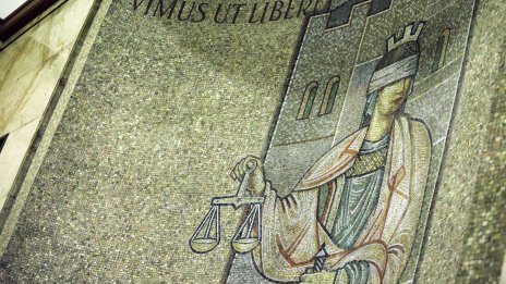 31-годишен от с. Сини вир остава в ареста за убийството на баща си