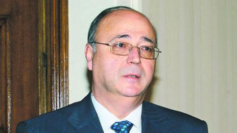Петко Сертов се прибра в България