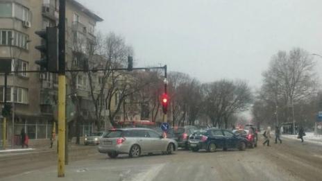 Варна се съвзема от снежната вълна