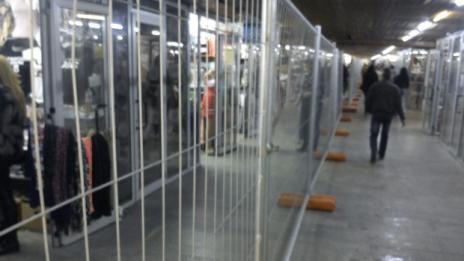 Гола жена напада мъже в Пловдив