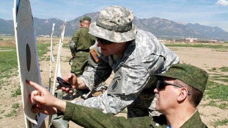 200 военни инструктори изпраща Канада в Украйна