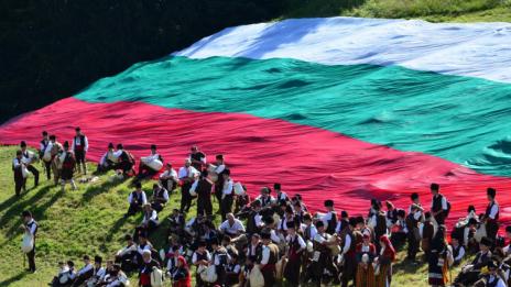 Съборът в Рожен се превърна в машина за пари
