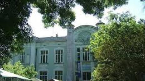 Редят голяма изложба в Аквариума в чест на Петър Бобев