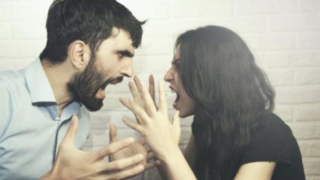 Истински случаи: 5 странни конфликта между съпрузи