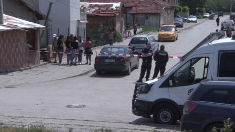 Акция в квартала на 16-годишния, катастрофирал с бус с мигранти на АМ „Тракия”