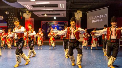 Ансамбъл „Варна“ представи града в петата Фолклорна танцова панорама